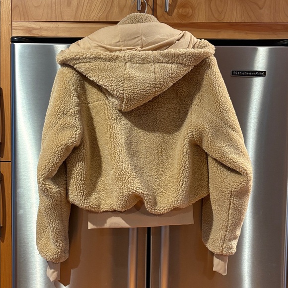 Alo Foxy Camel Sherpa Jacket NWT - Picture 10 of 12